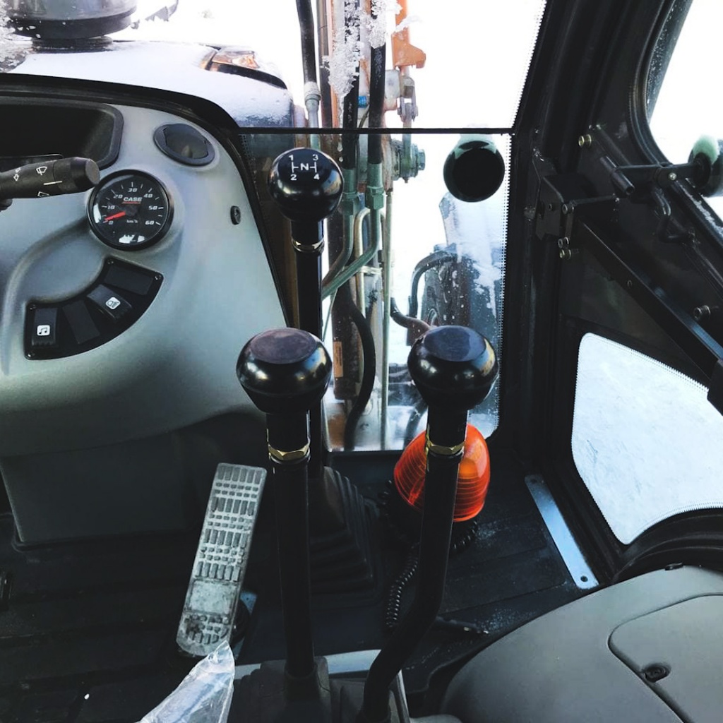 Рычаги управления погрузчиком CASE 570ST Рычаги управления погрузчиком CASE 570ST